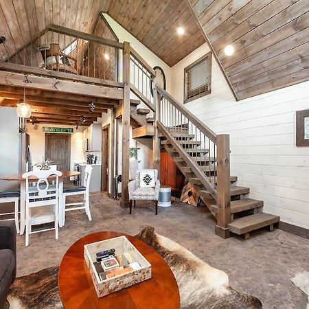 Romantic A-Frame Private Hottub Firepit Neargsmnp Sevierville Εξωτερικό φωτογραφία
