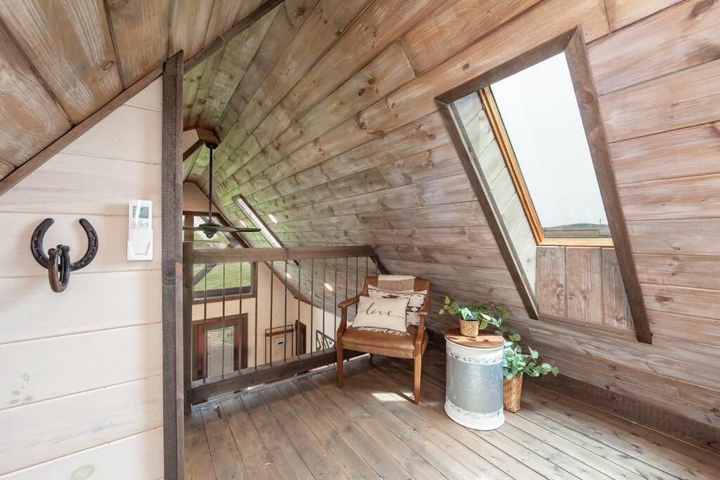 Romantic A-Frame Private Hottub Firepit Neargsmnp Sevierville Εξωτερικό φωτογραφία