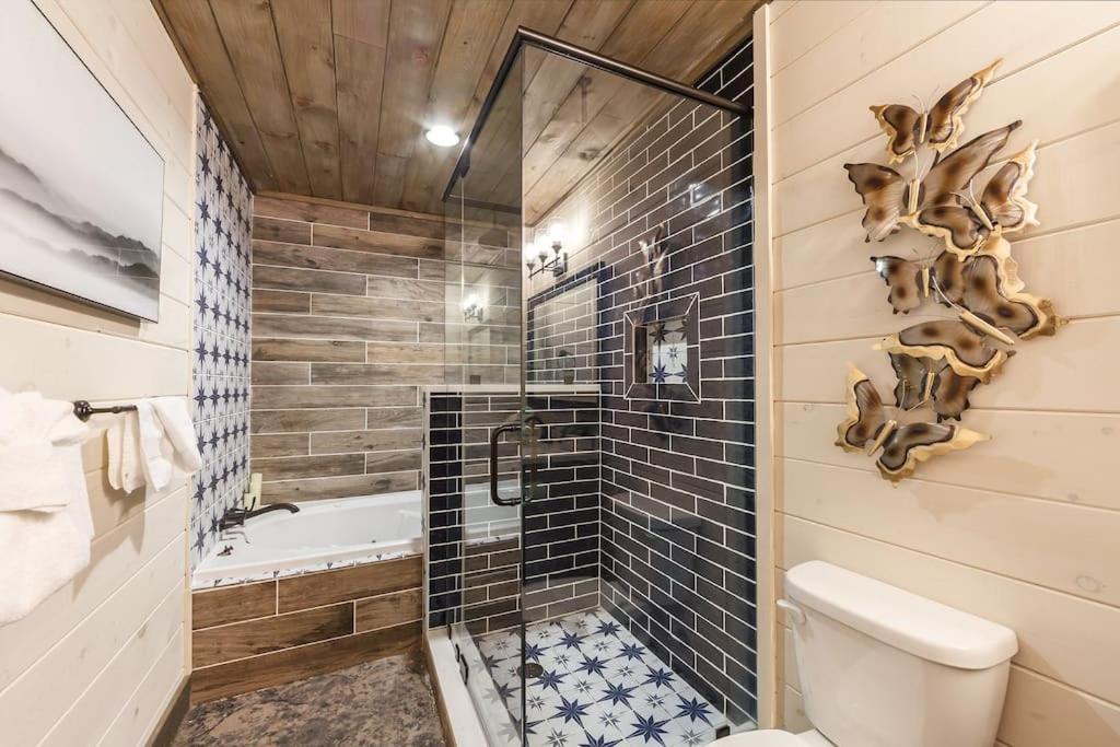 Romantic A-Frame Private Hottub Firepit Neargsmnp Sevierville Εξωτερικό φωτογραφία