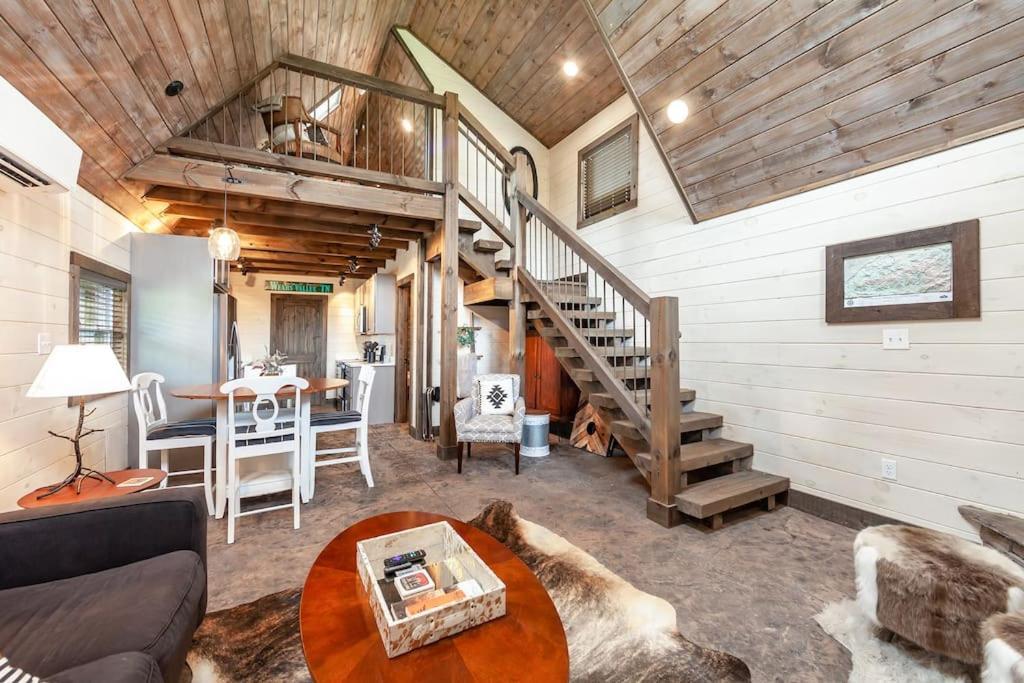 Romantic A-Frame Private Hottub Firepit Neargsmnp Sevierville Εξωτερικό φωτογραφία