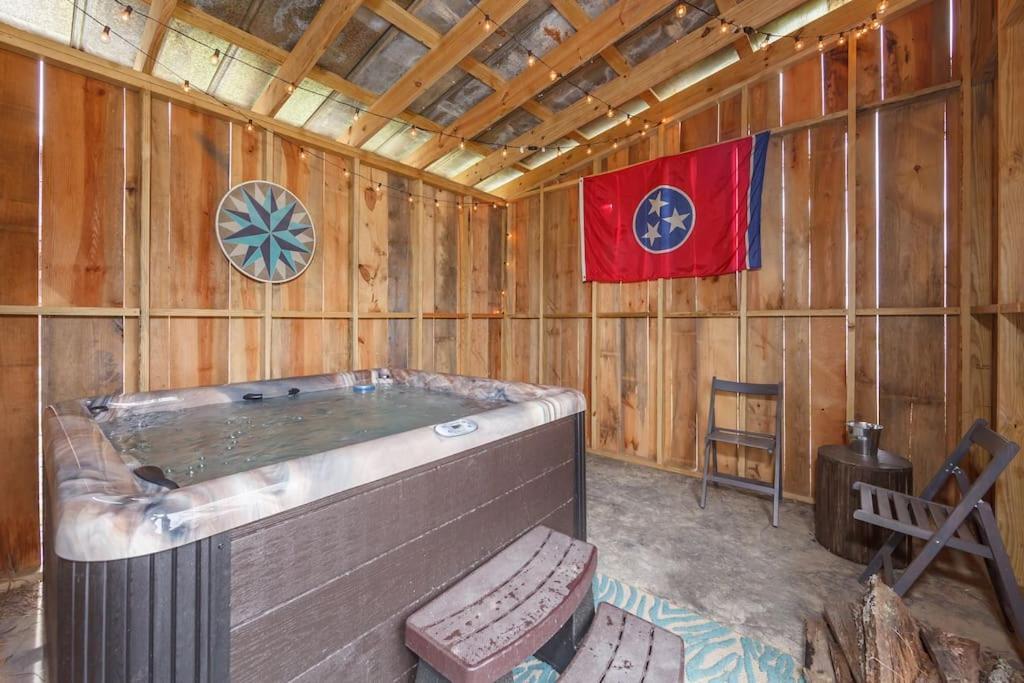 Romantic A-Frame Private Hottub Firepit Neargsmnp Sevierville Εξωτερικό φωτογραφία